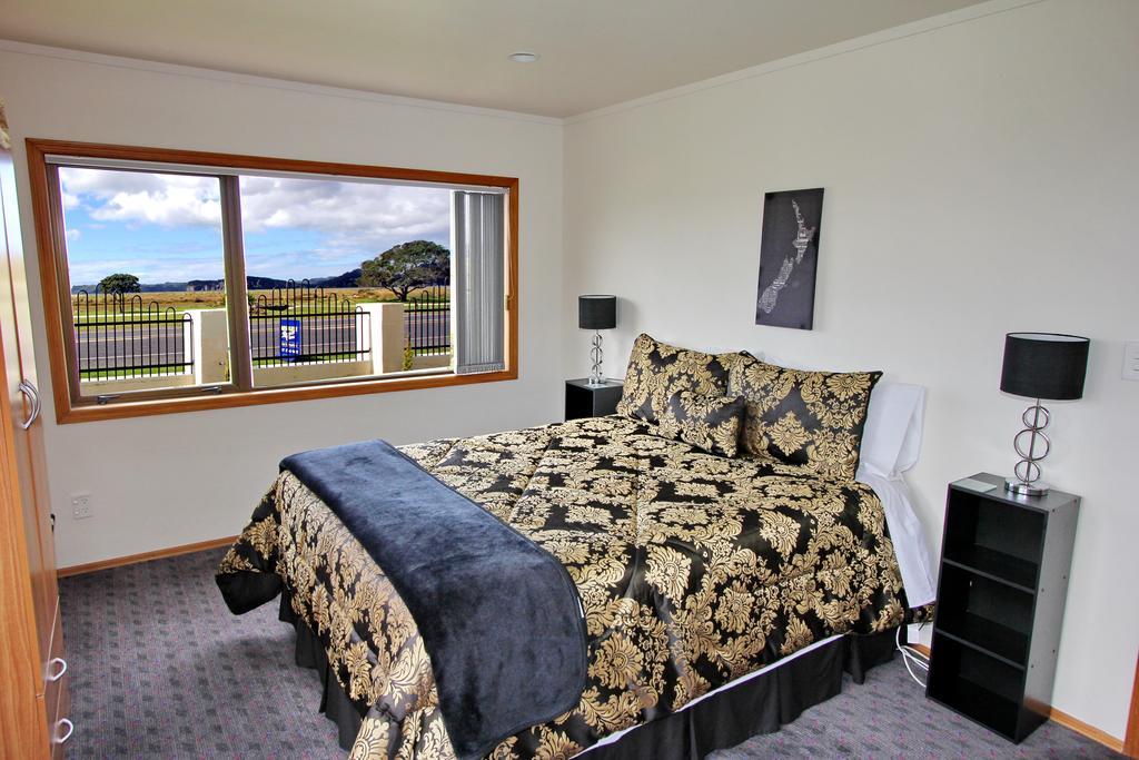 وايتيانغا Absolute Beachview B & B الغرفة الصورة